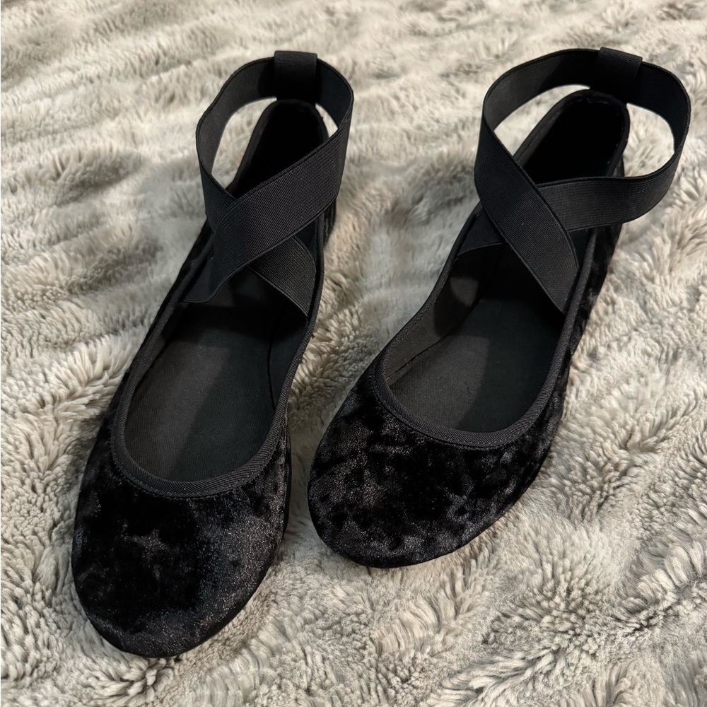 American Eagle Velvet Ballerina Flats